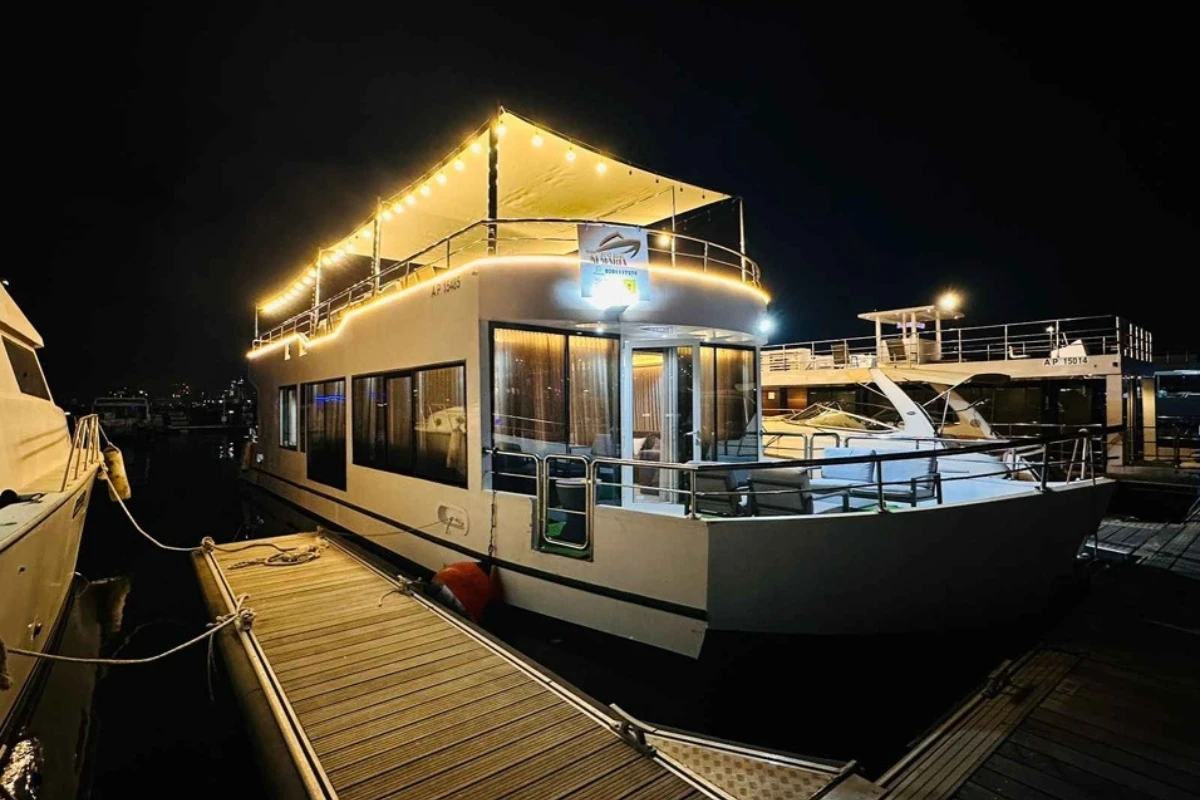 wedding party Abu Dhabi House Boat 6 Abu Dhabi